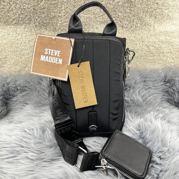 Steve Madden Tik Tok Viral Airpods Bfuria Black Nylon Crossbody Sling Bag NWT - Picture 3 of 8